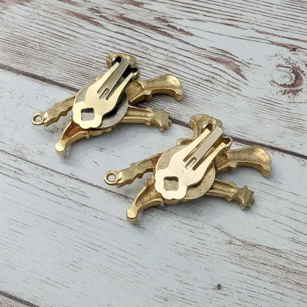 Vintage clip earrings